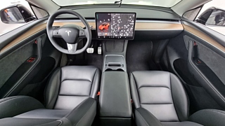 TESLA MODEL Y 2024