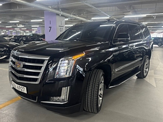 CADILLAC ESCALADE 2018