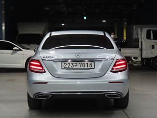 MERCEDES BENZ E-CLASS W213 2017