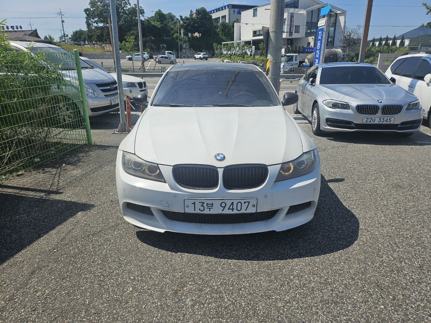 BMW 3-SERIES E90 2011