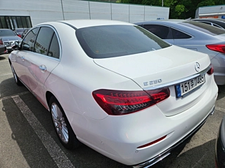 MERCEDES BENZ E-CLASS W213 2021