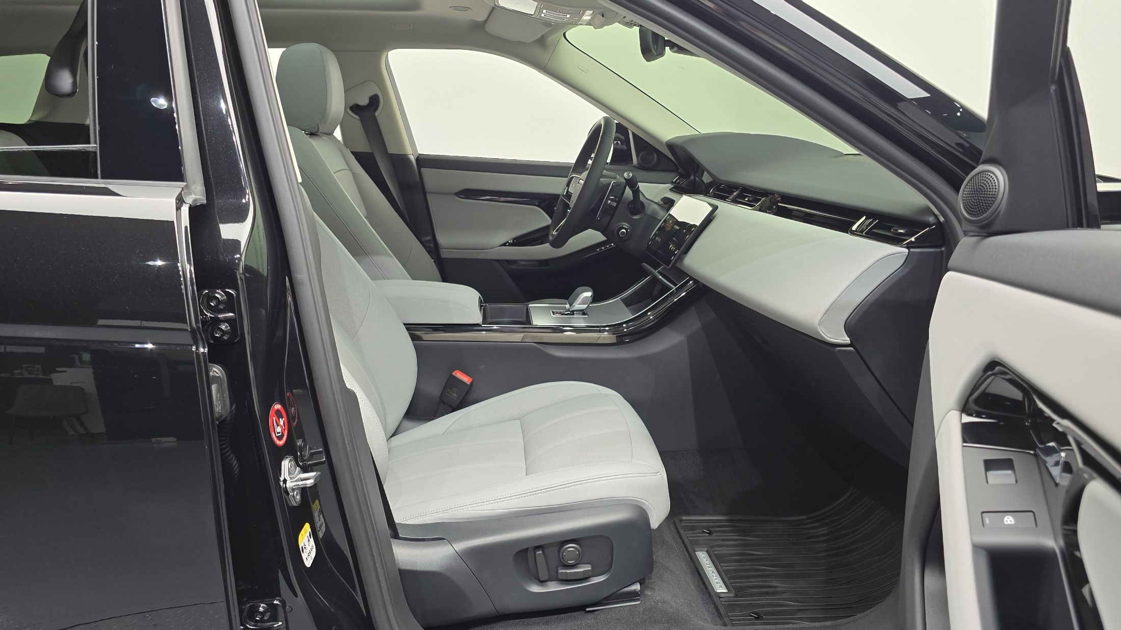 LAND ROVER RANGE ROVER EVOQUE 2024