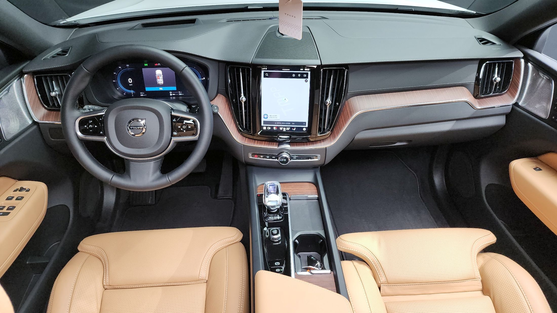 VOLVO XC60 2024