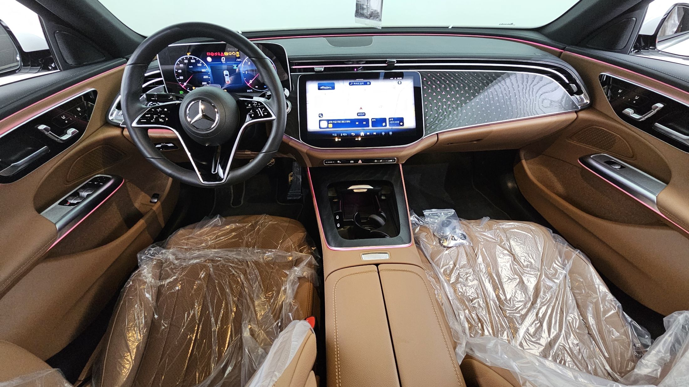 MERCEDES BENZ E-CLASS W214 2024