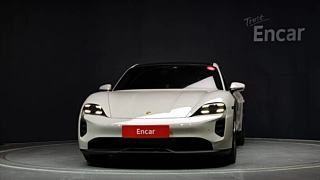 PORSCHE TAYCAN 2024