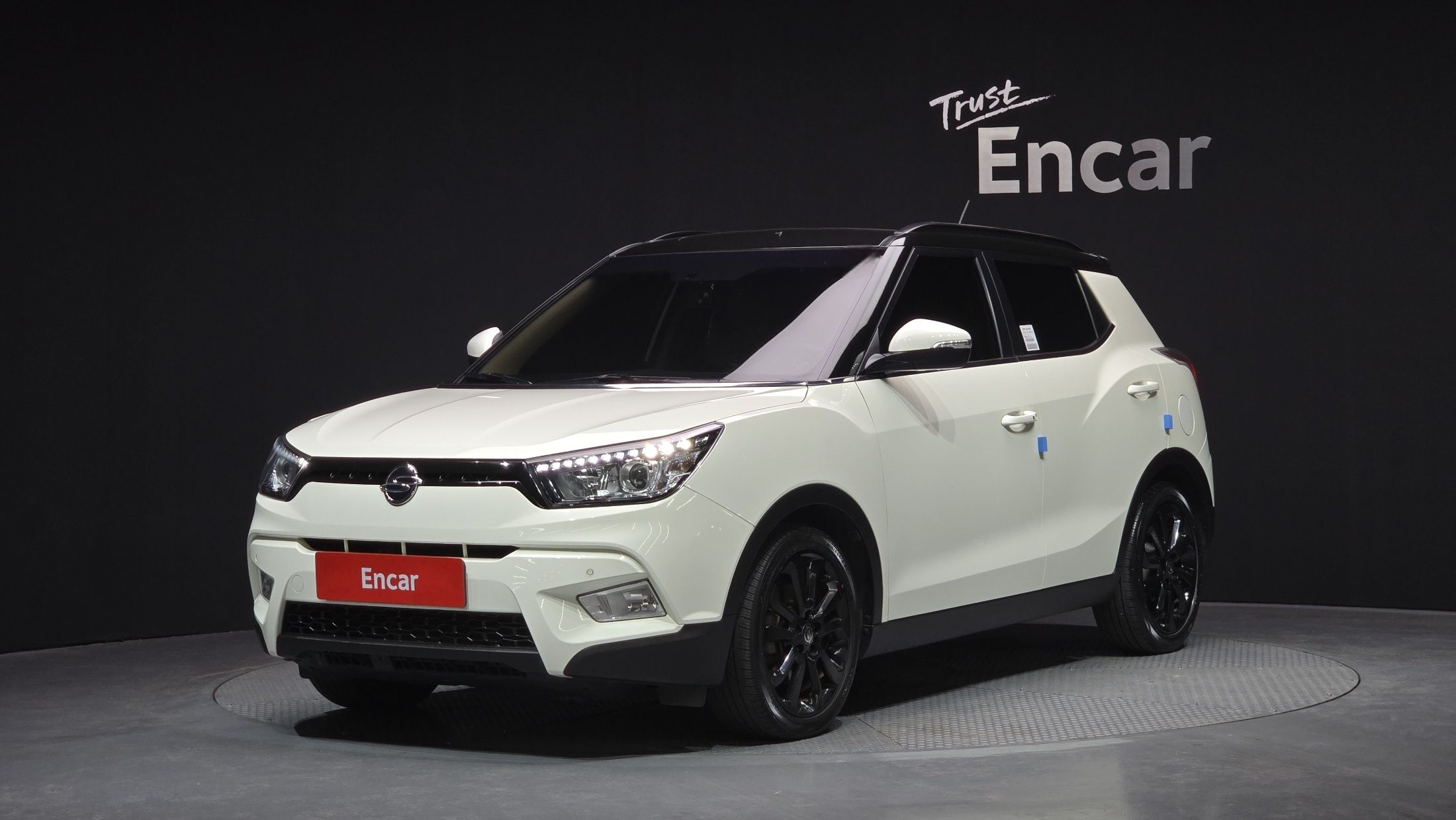 SSANGYONG TIVOLI 2015