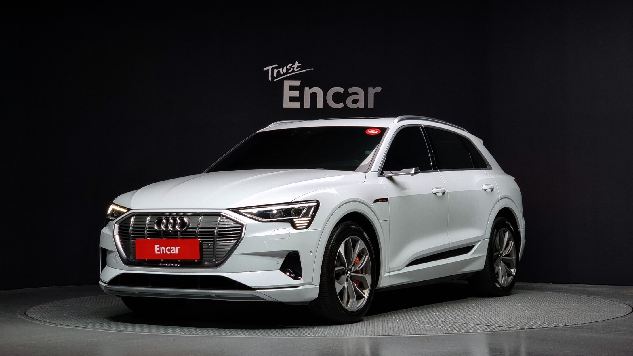 AUDI E-TRON