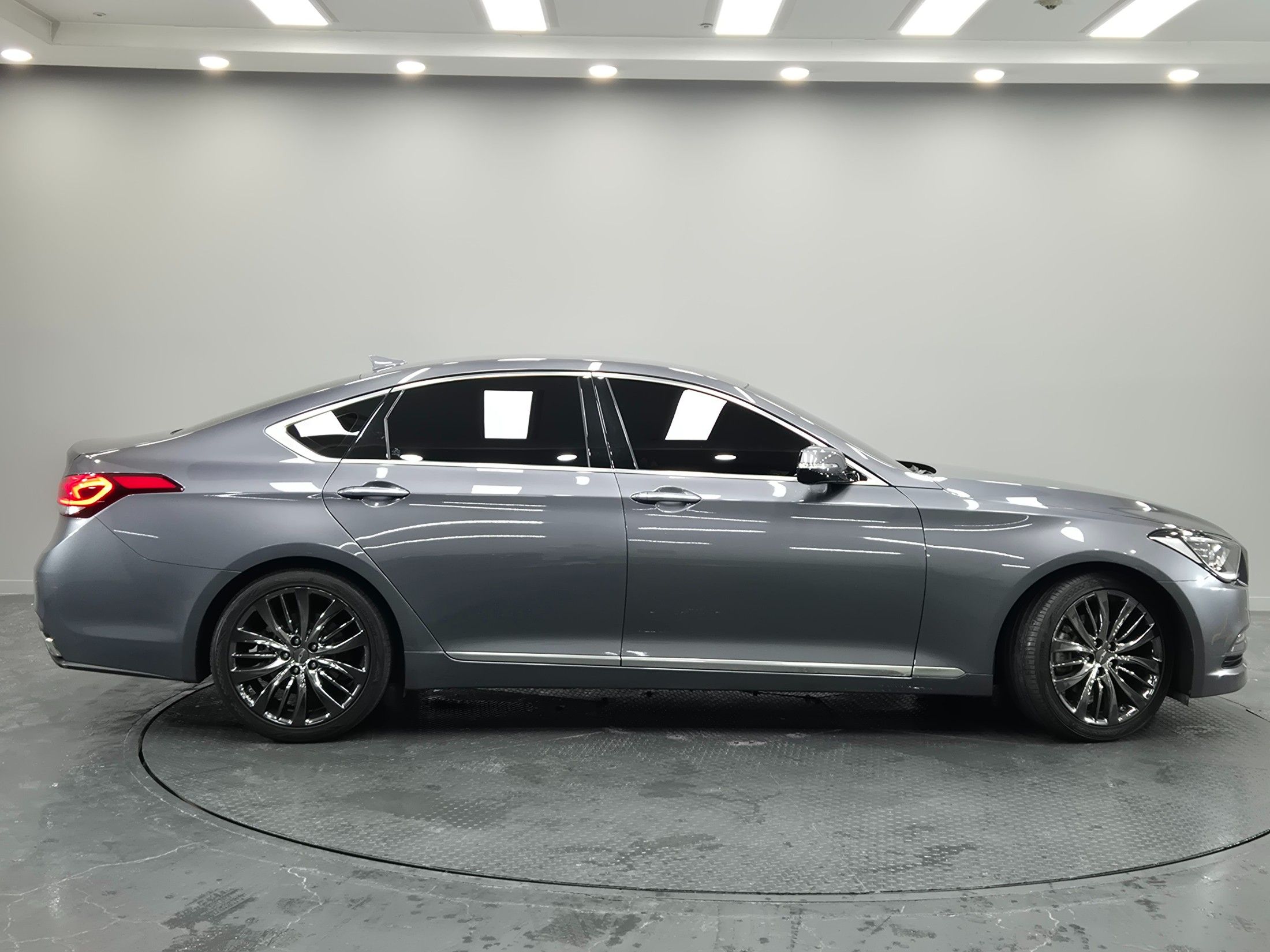 HYUNDAI GENESIS DH 2016