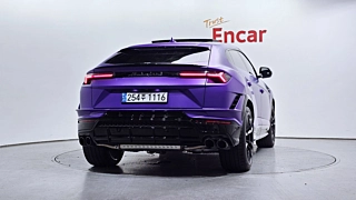 LAMBORGHINI URUS 2024