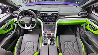 LAMBORGHINI URUS 2024