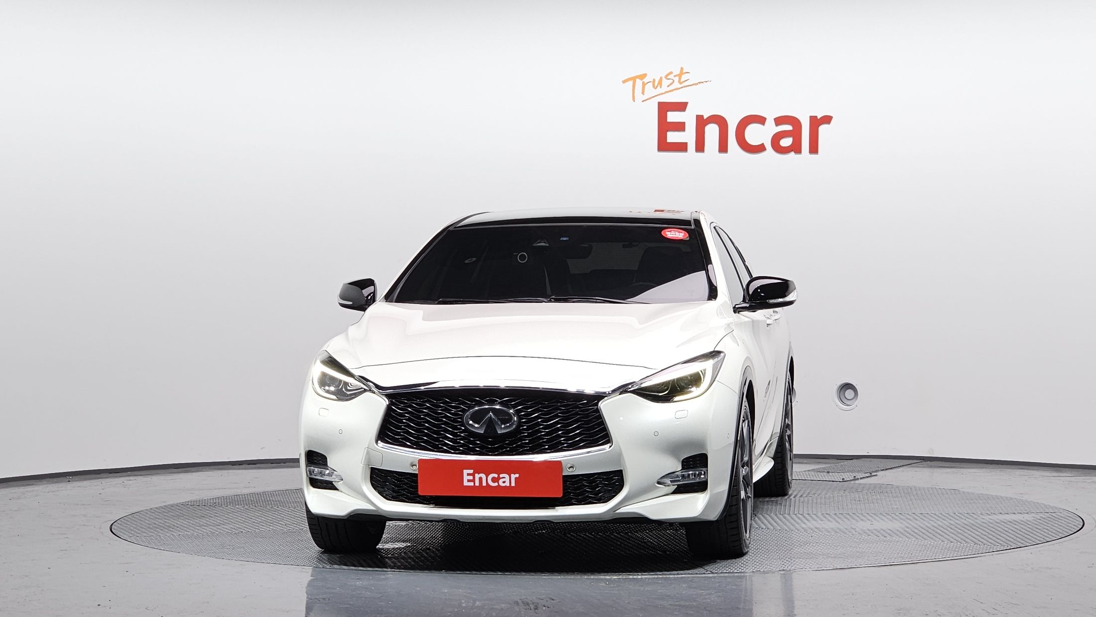 INFINITI Q30 2019
