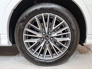 AUDI Q3 F3 2024