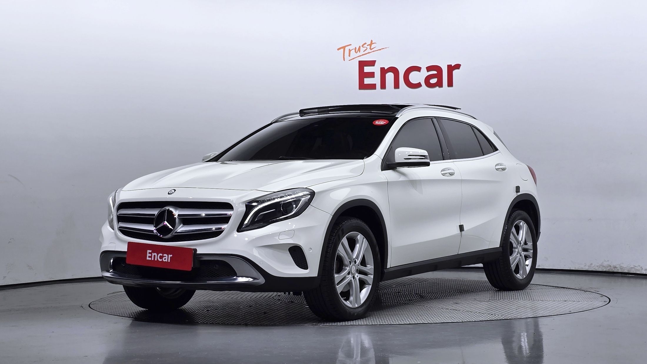 MERCEDES BENZ GLA-CLASS X156 2017