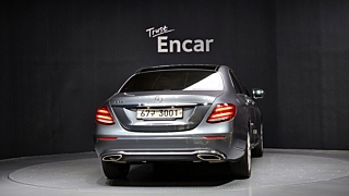 MERCEDES BENZ E-CLASS W213 2017