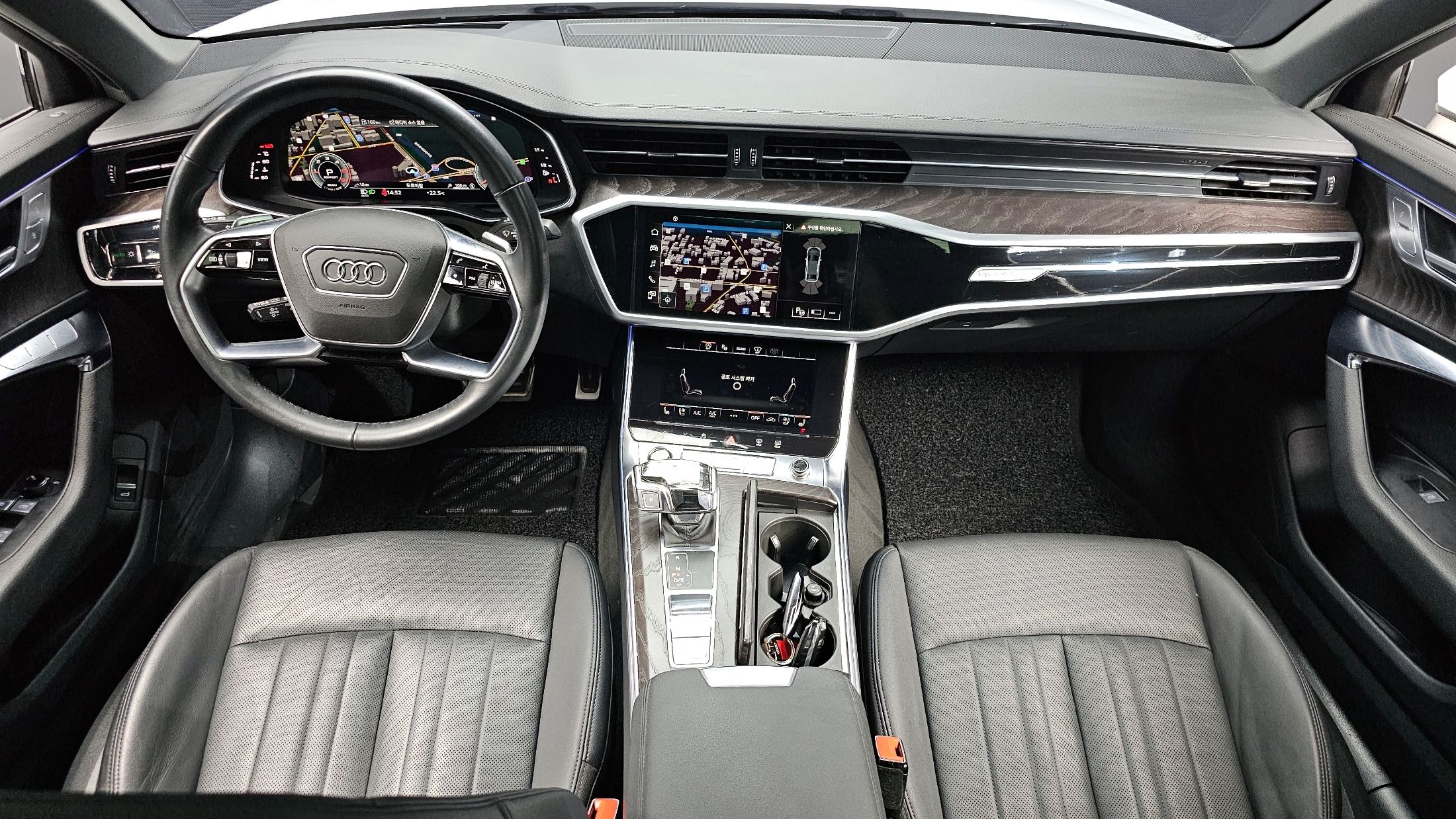 AUDI A6 C8