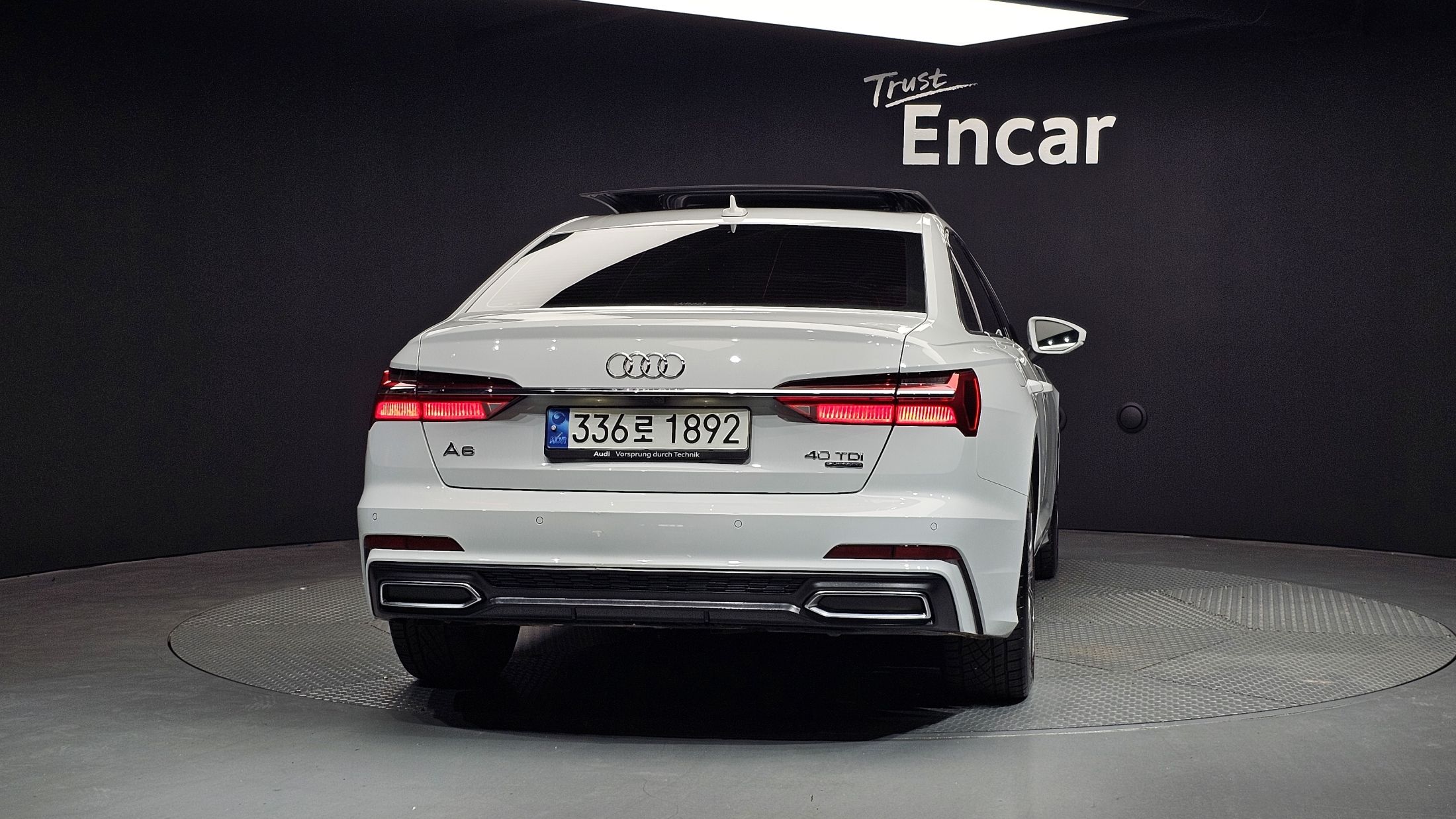 AUDI A6 C8