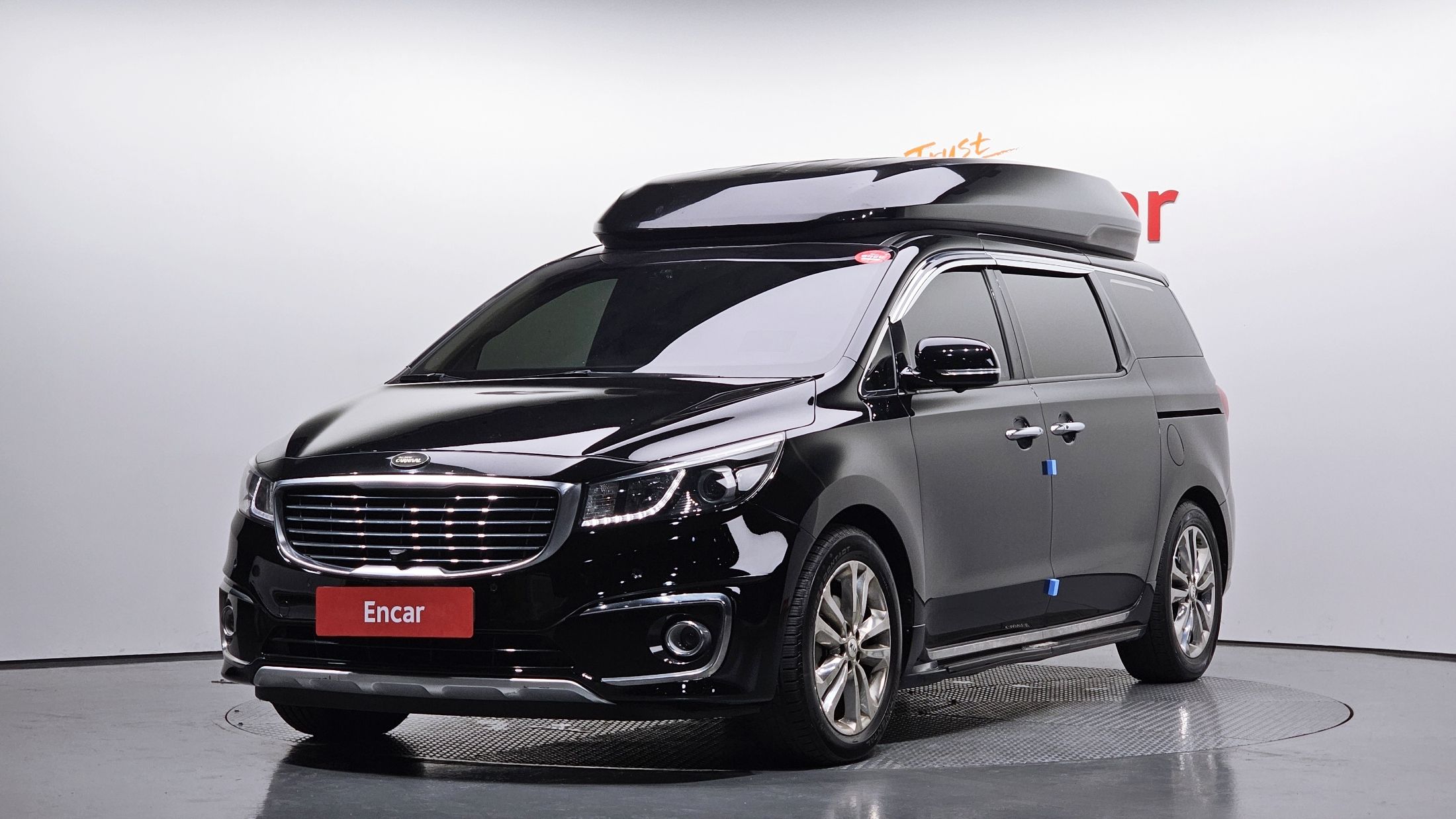 KIA CARNIVAL 2015