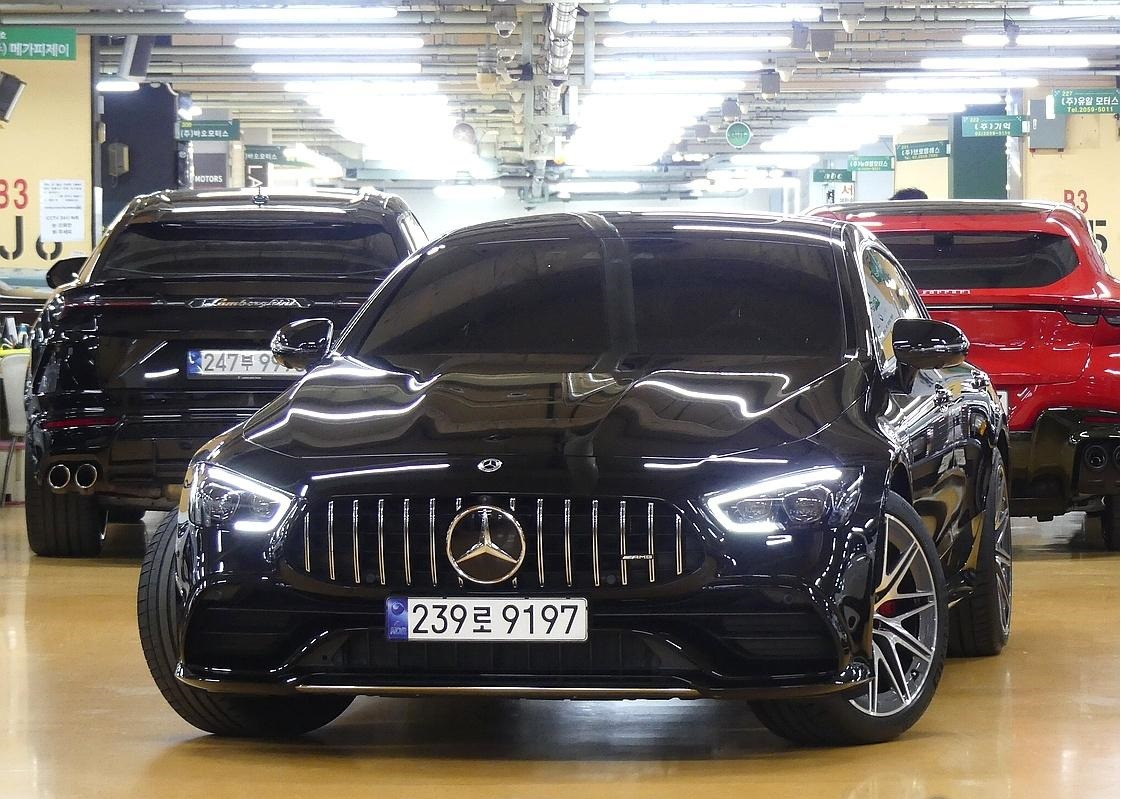 MERCEDES BENZ AMG GT 2023