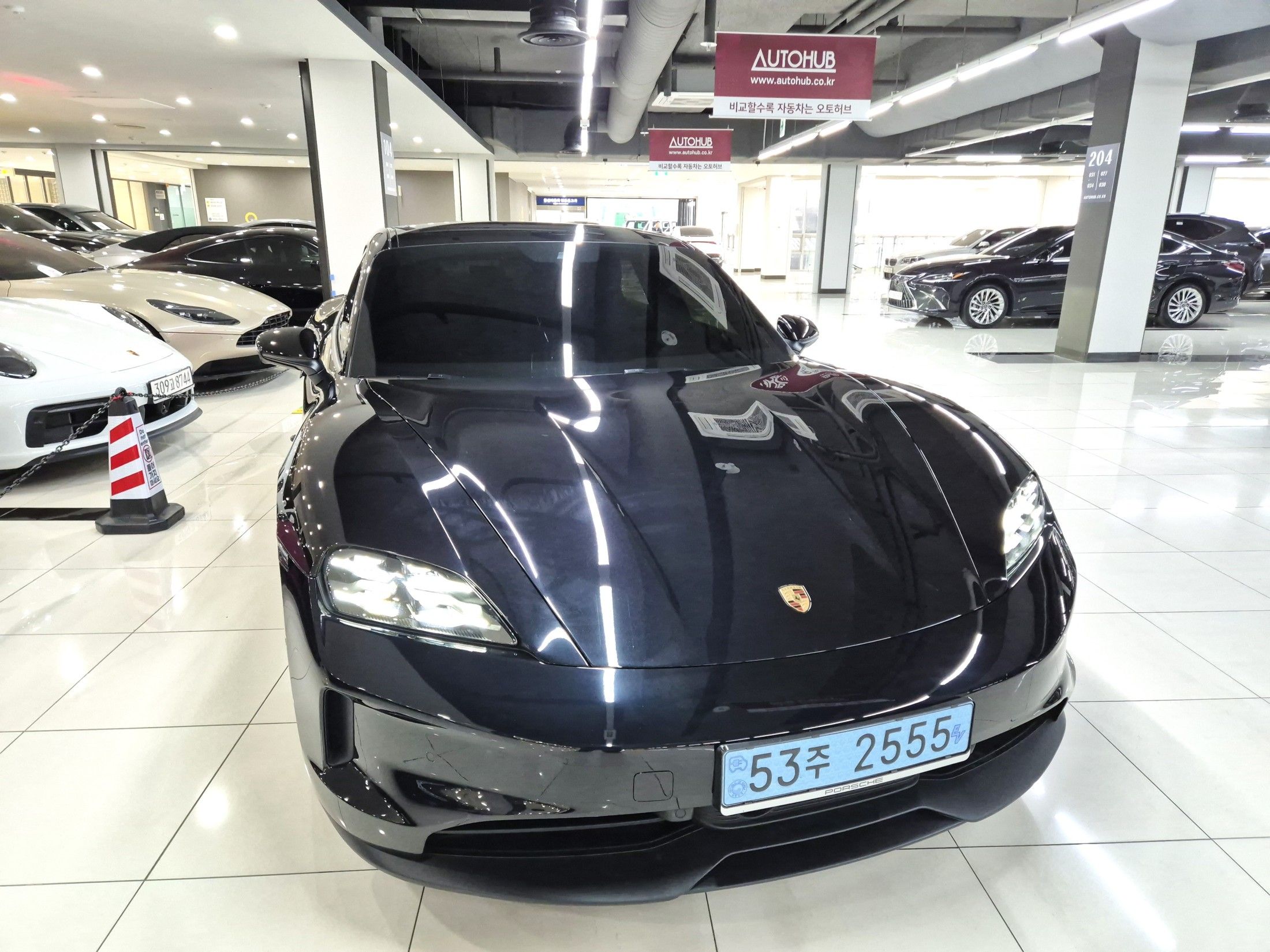 PORSCHE TAYCAN 2024