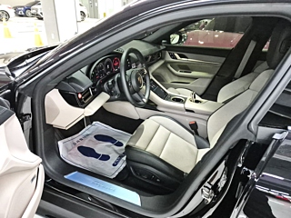 PORSCHE TAYCAN 2024