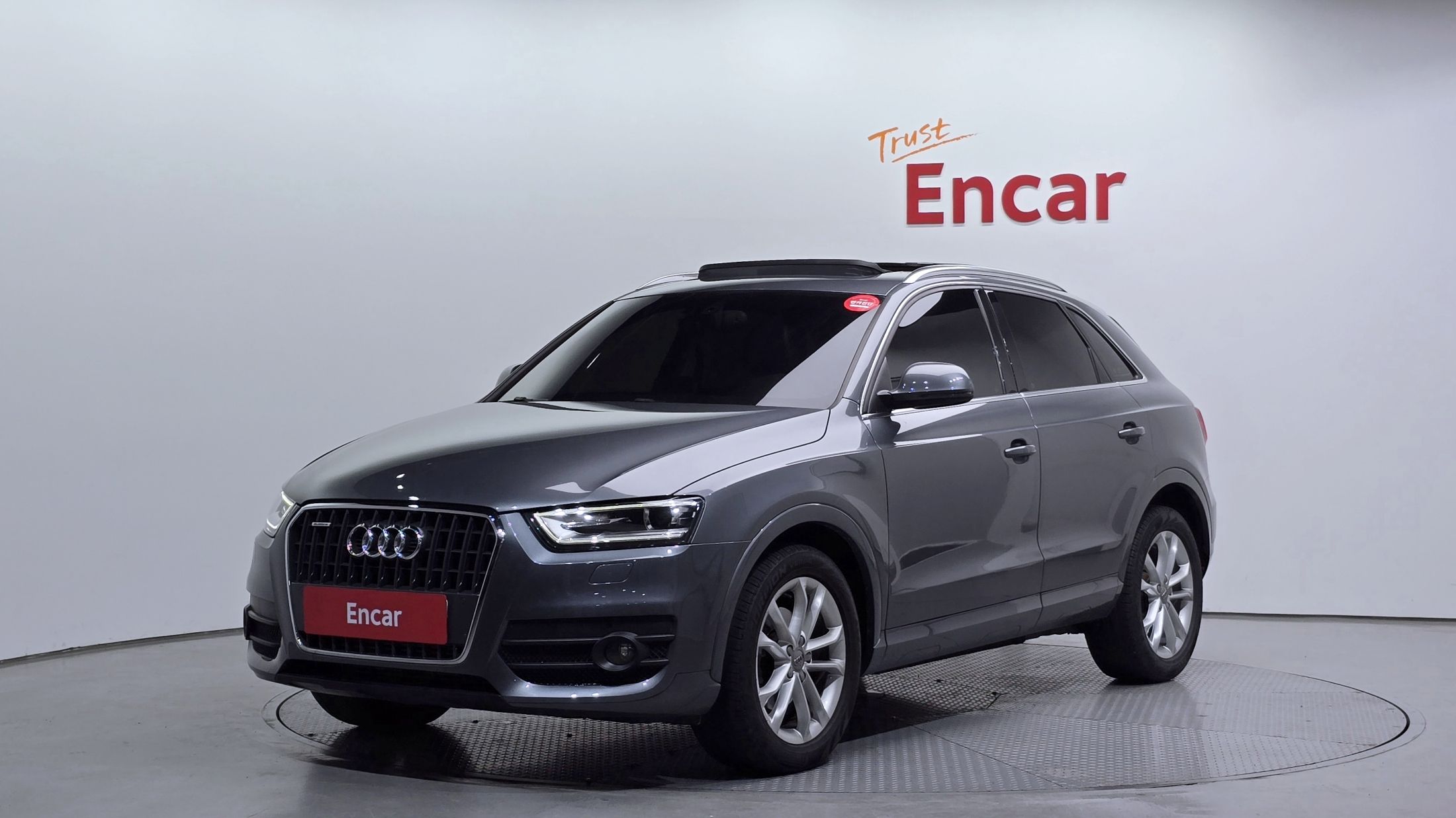 AUDI Q3