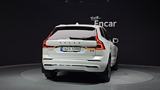 VOLVO XC60 2023