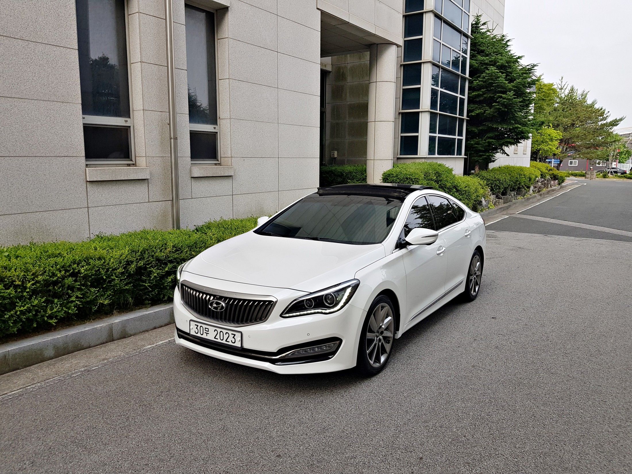 HYUNDAI ASLAN 2014