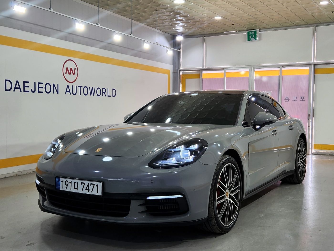 PORSCHE PANAMERA 971