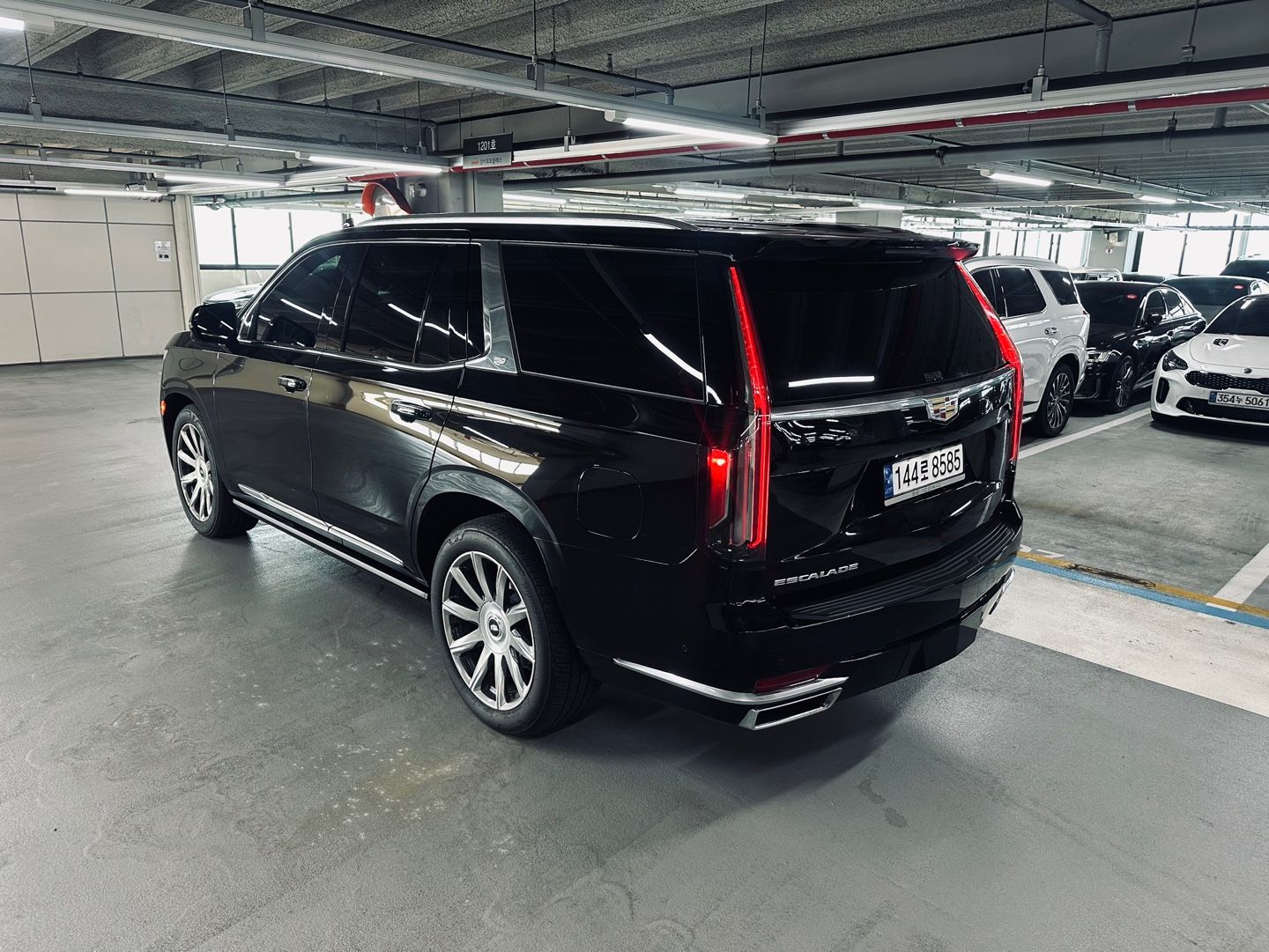 CADILLAC ESCALADE