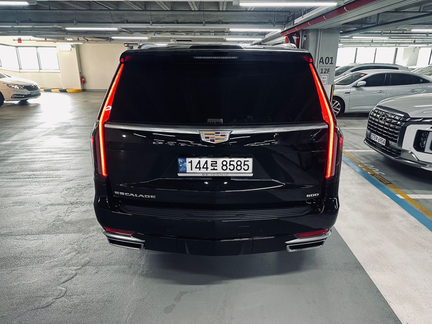 CADILLAC ESCALADE