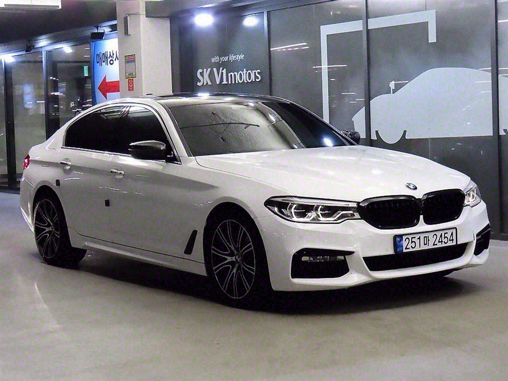 BMW 5-SERIES G30 2018
