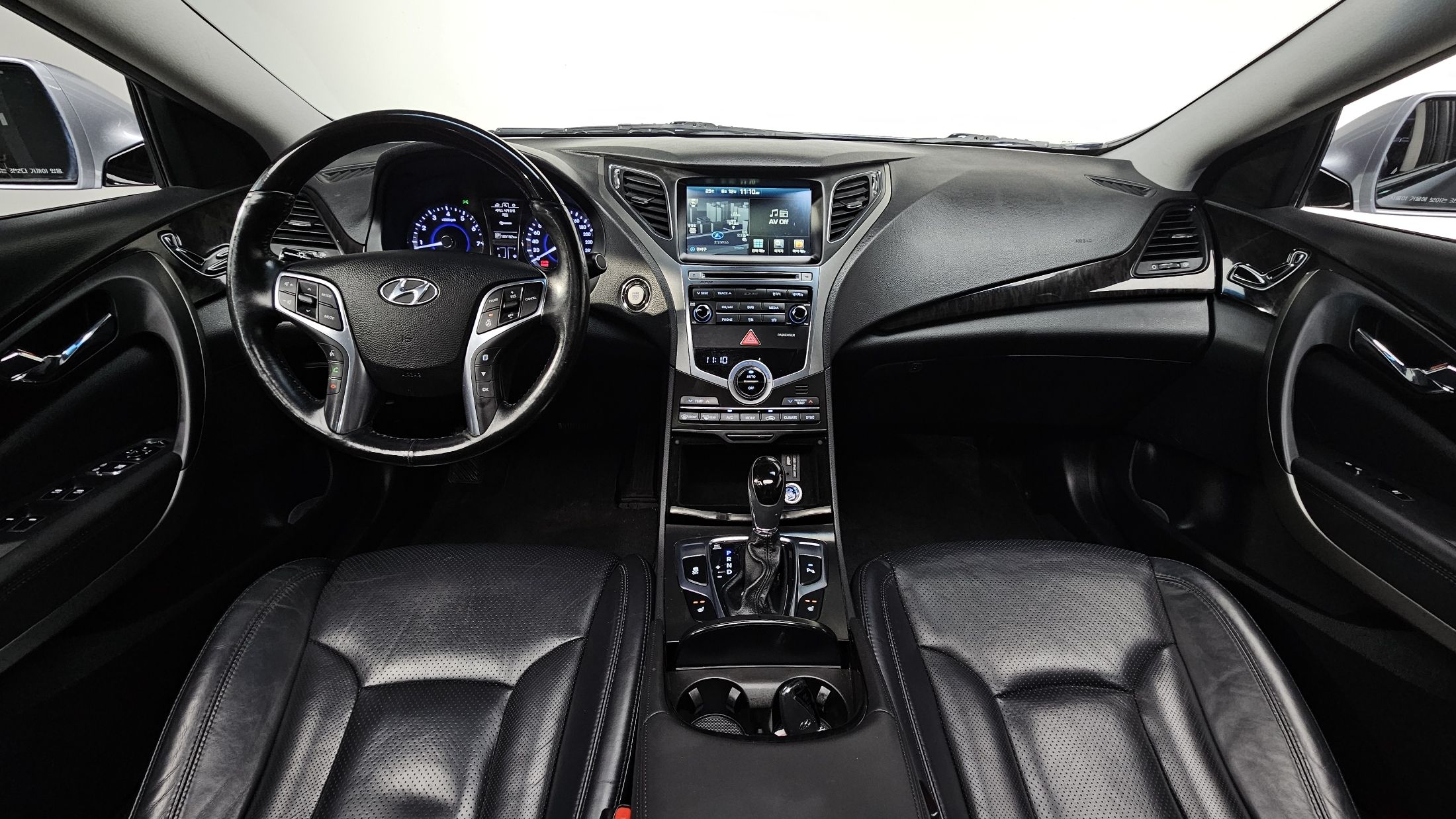 HYUNDAI GRANDEUR HG 2015