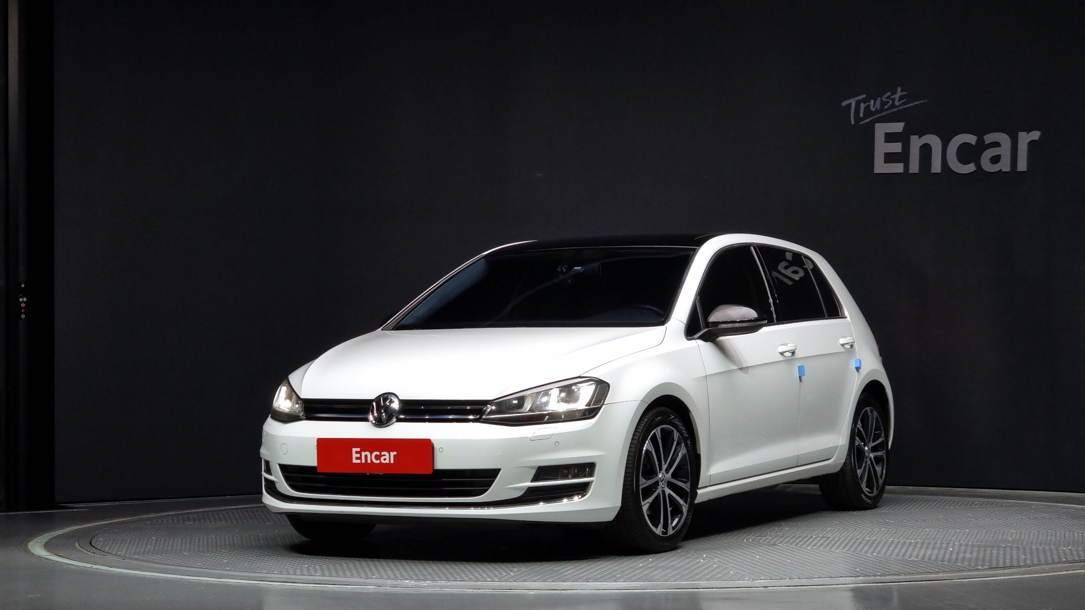 VOLKSWAGEN GOLF 2016