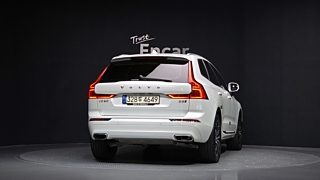 VOLVO XC60 2021