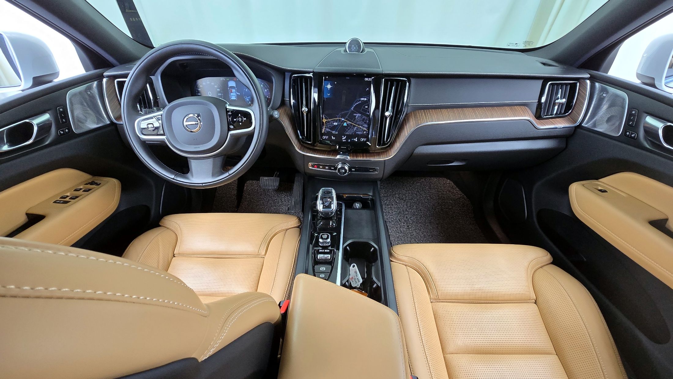 VOLVO XC60 2021