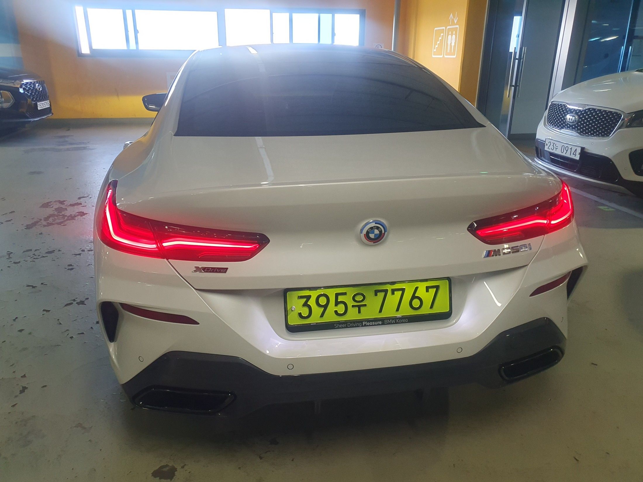 BMW 8-SERIES G15