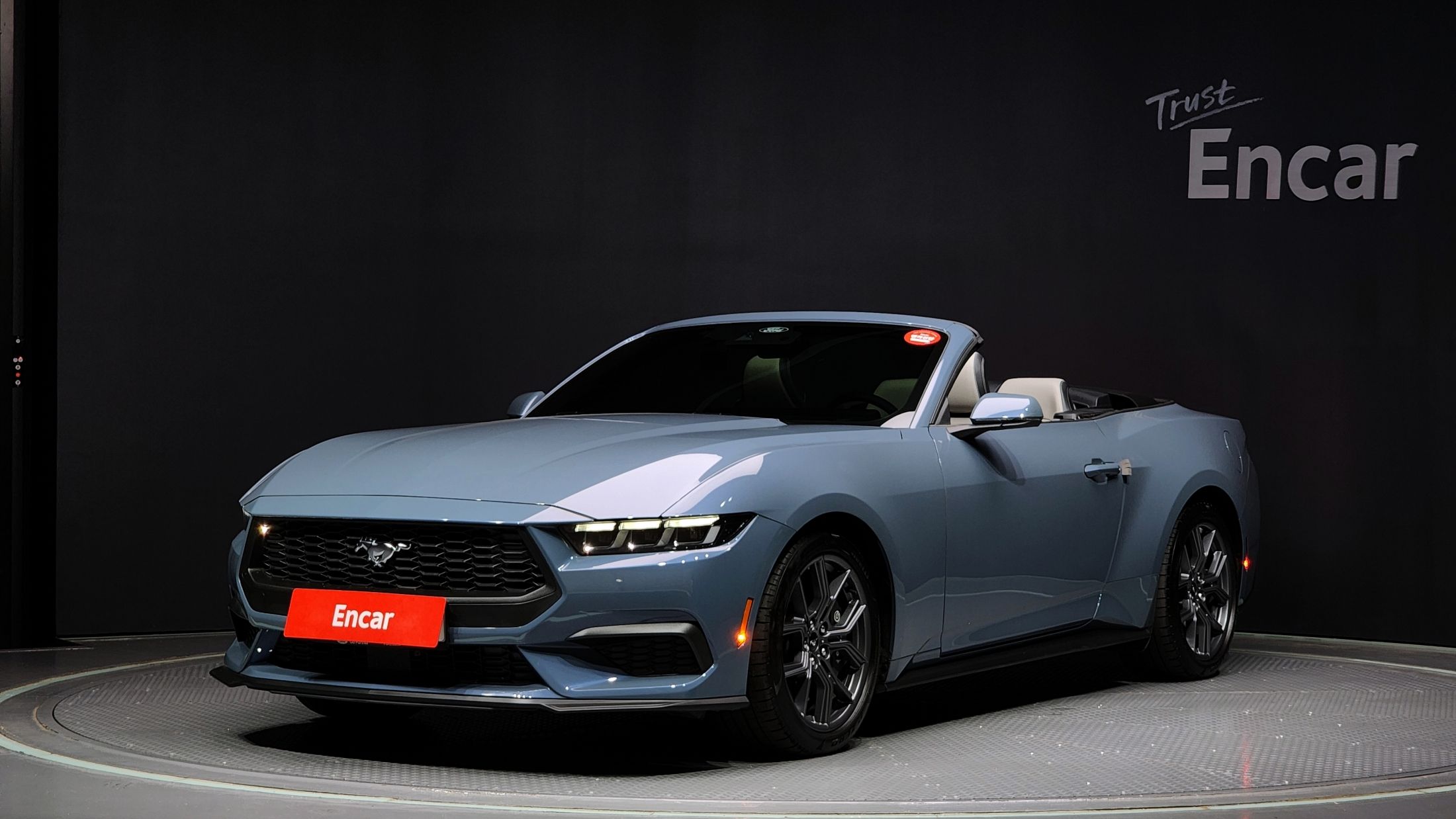 FORD MUSTANG