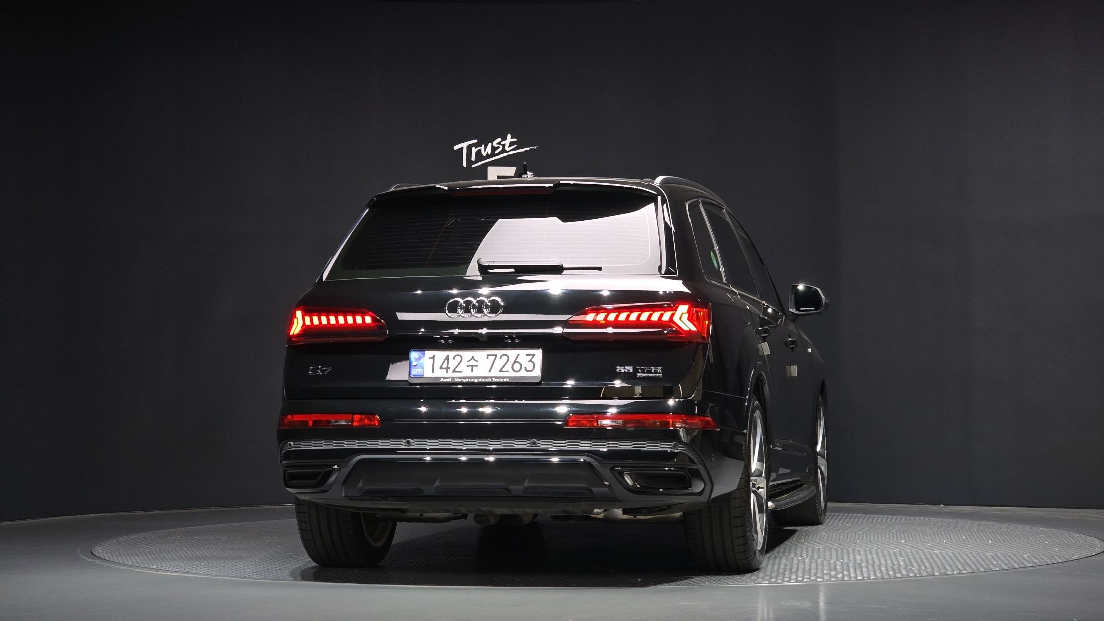 AUDI Q7 4M 2023