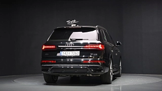 AUDI Q7 4M 2023