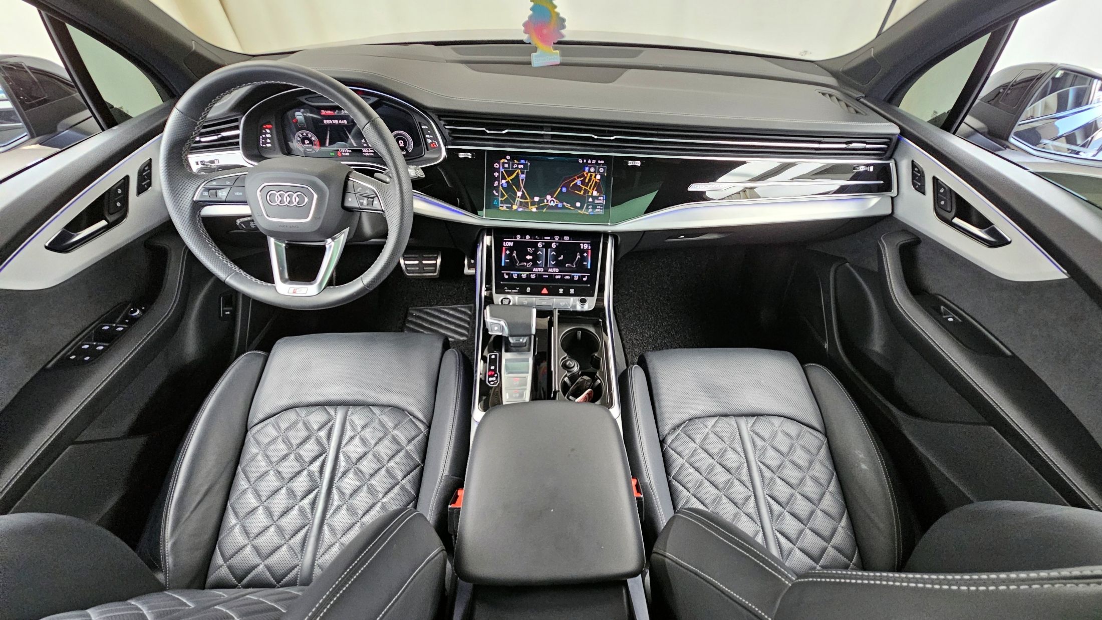 AUDI Q7 4M 2023