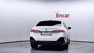 BMW 5-SERIES G60 2024