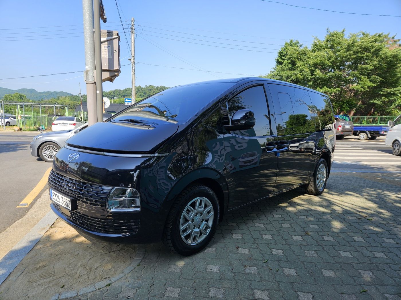 HYUNDAI STARIA