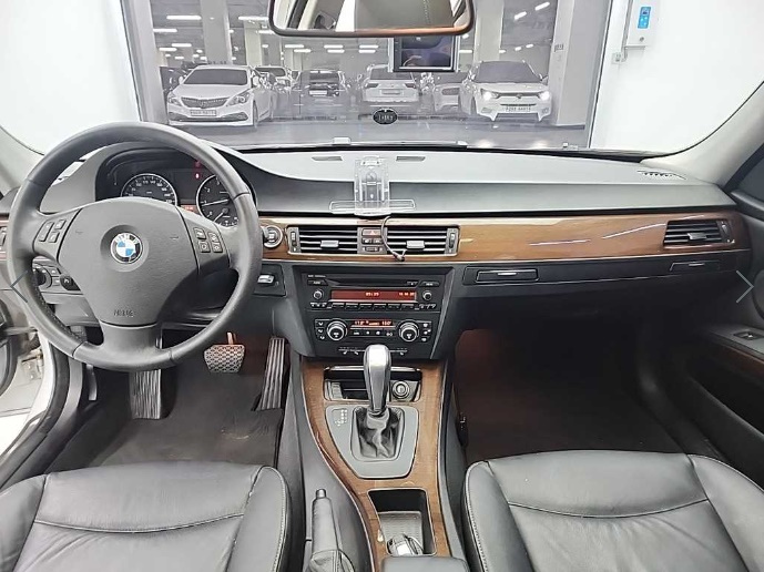 BMW 3-SERIES E90 2009