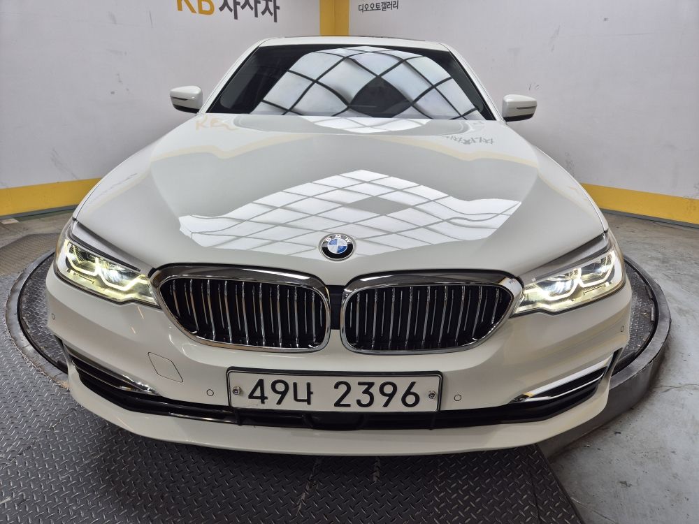 BMW 5-SERIES G30 2018
