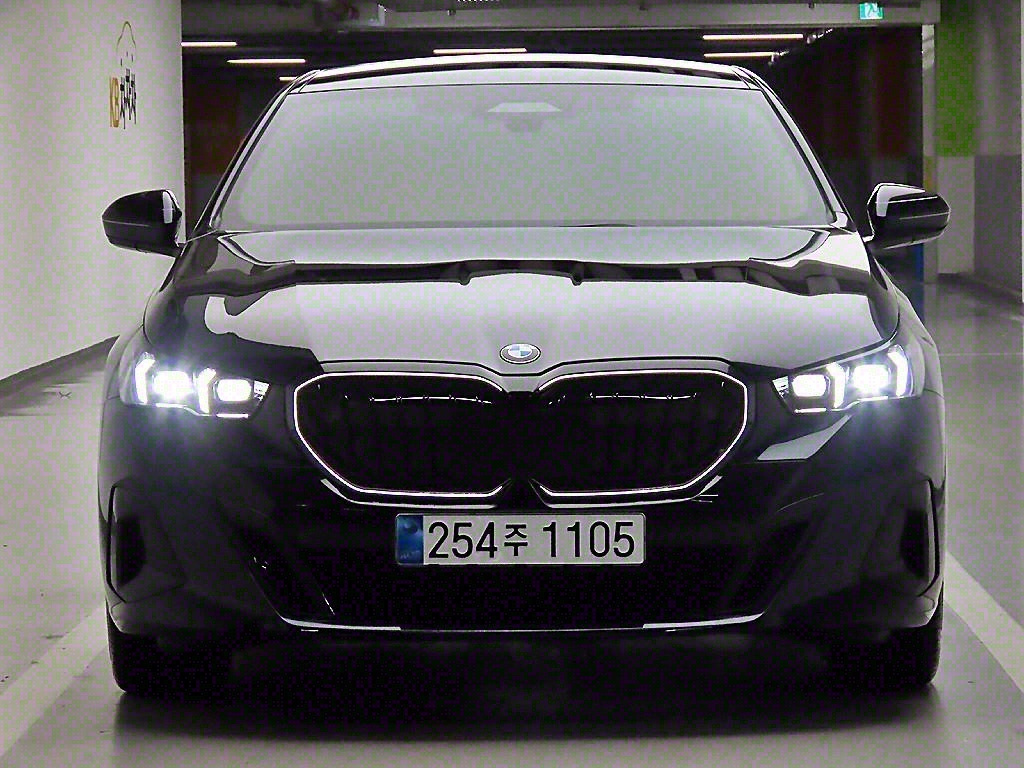 BMW 5-SERIES G60 2024