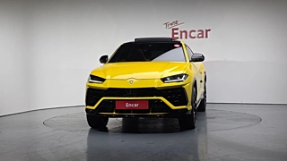 LAMBORGHINI URUS 2019