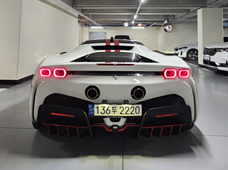 FERRARI SF90 STRADALE 2021
