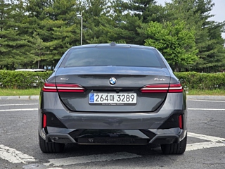 BMW 5-SERIES G60 2024