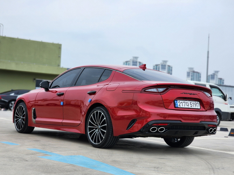 KIA STINGER