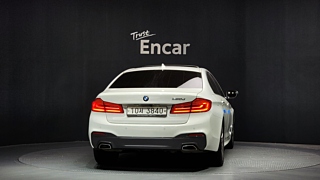 BMW 5-SERIES G30 2018